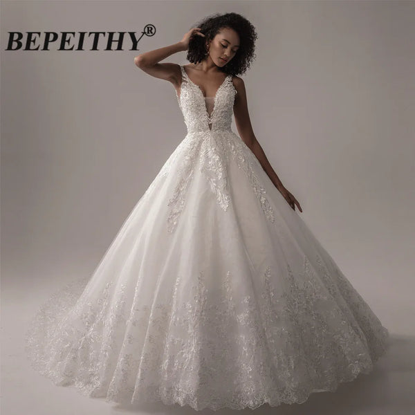 BEPEITHY Deep V Neck Lace Wedding Dress 2022 For Women Indian Bride Princess Ivory Bridal Bouquet Gown Sleeveless Court Train